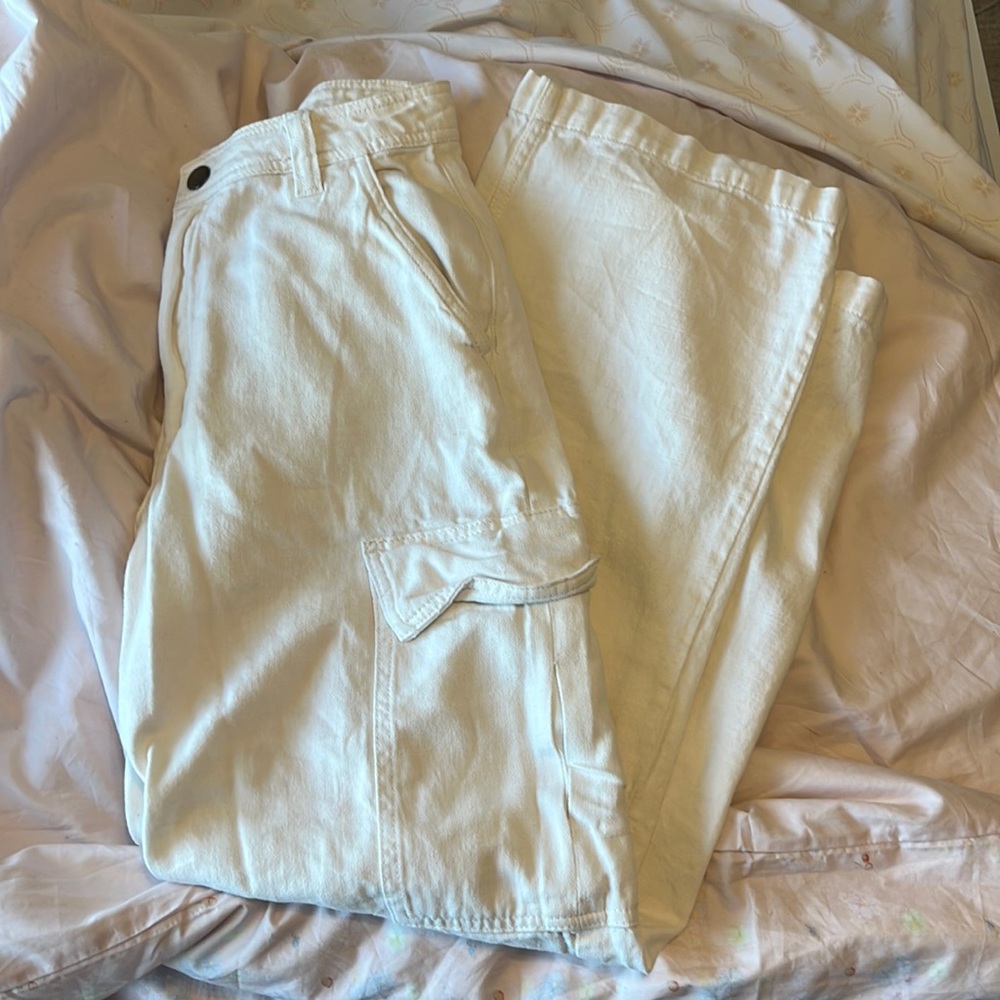 white cotton on cargo/beach pants